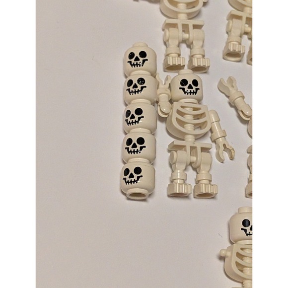 Vintage 1998 LEGO Adventurers Egypt Tomb Skeletons Lot 6+ - Picture 2 of 5